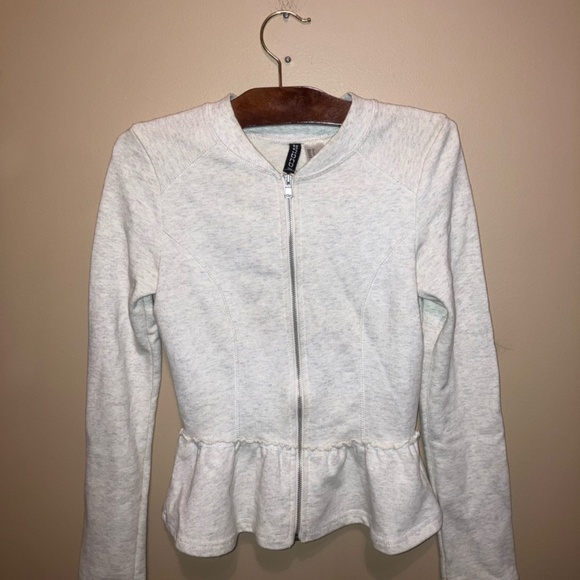 H&M Divided zip-up jacket/blazer. - Picture 2 of 3